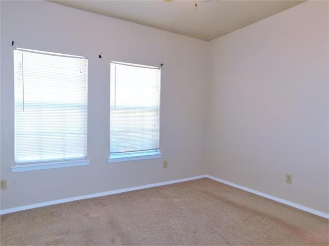 Building Photo - 5992 Robinwood Ln
