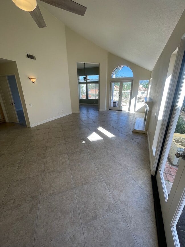 Building Photo - Spacious 2 Bed, 2 Bath House in Prestigious Coto de Caza For Rent!