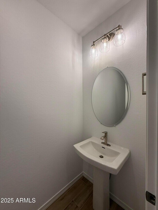 Building Photo - 10155 W Columbus Ave