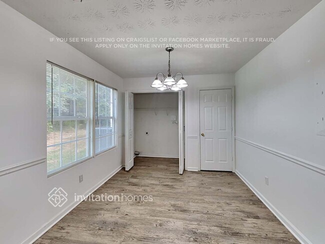 Building Photo - 385 Crestfield Cir