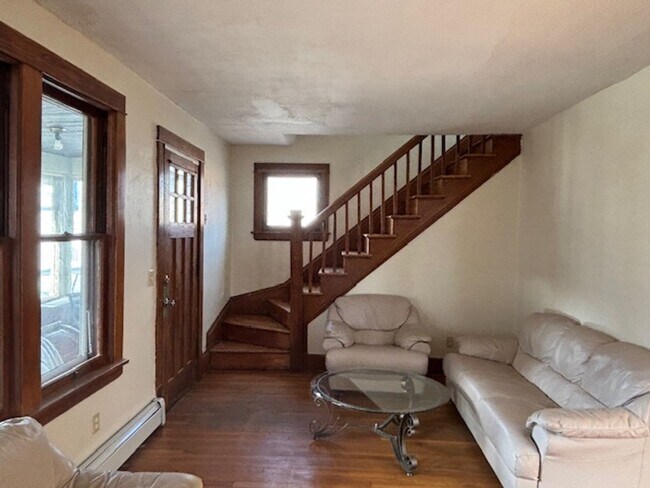 Building Photo - 2 BR/1 BA Single-Family Home in the Mac-Groveland Neighborhood!