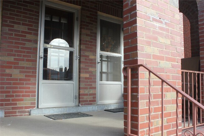 Building Photo - 5021 Oleatha Ave