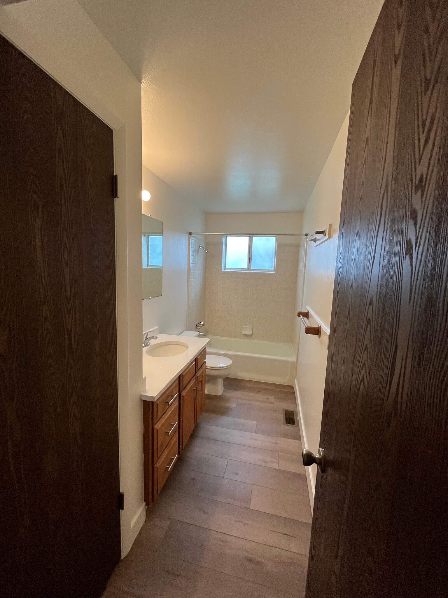 Building Photo - 157 E 850 S