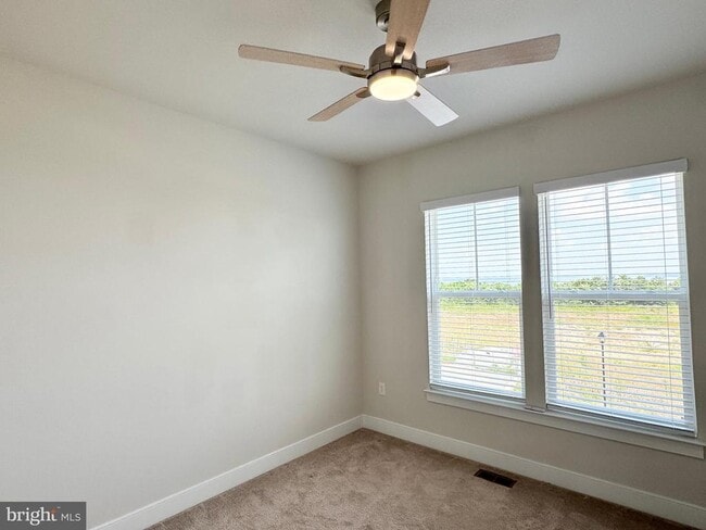 Building Photo - 1745 Riverbluff Ave