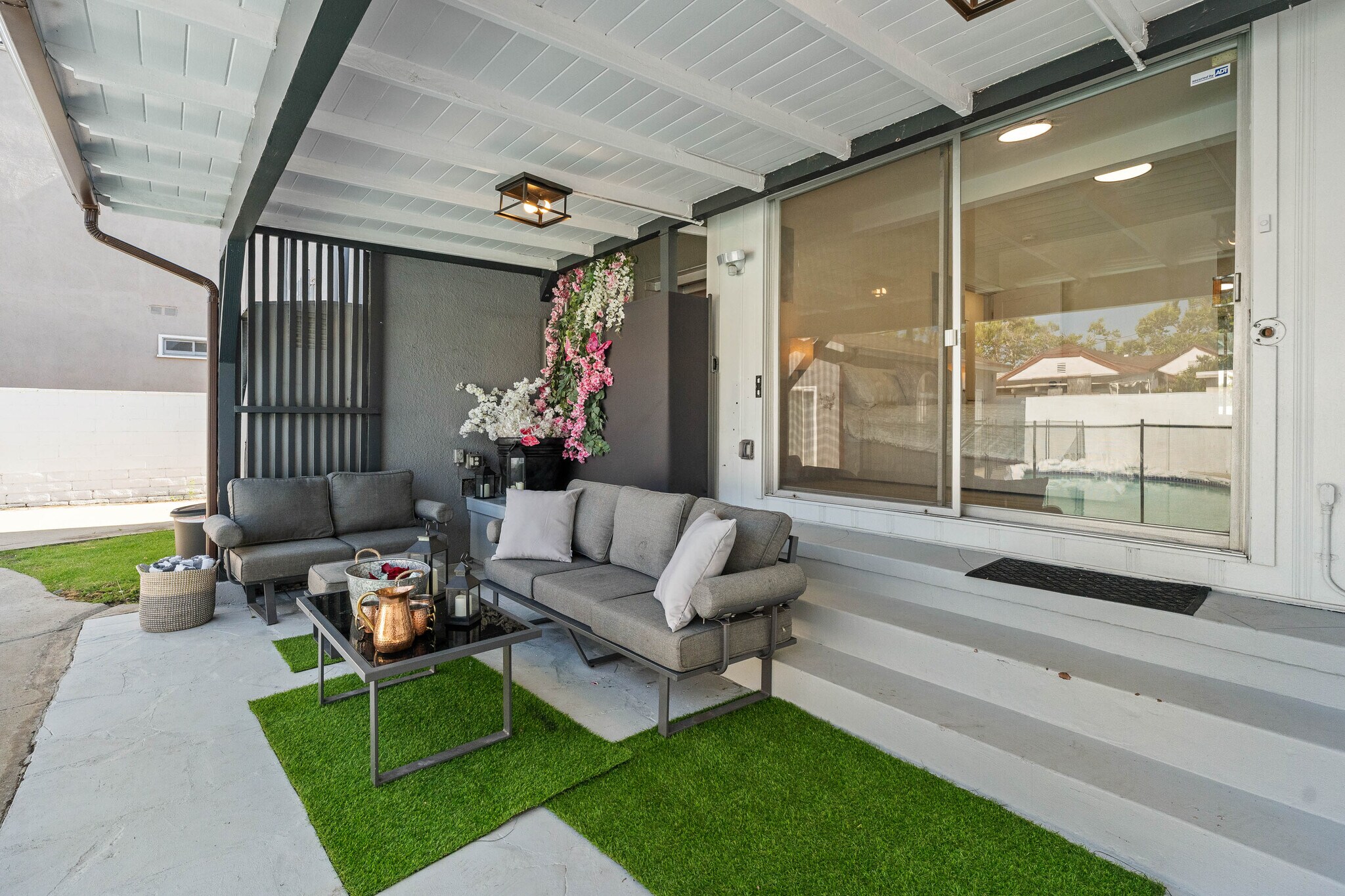 Building Photo - 140 N Carson Rd