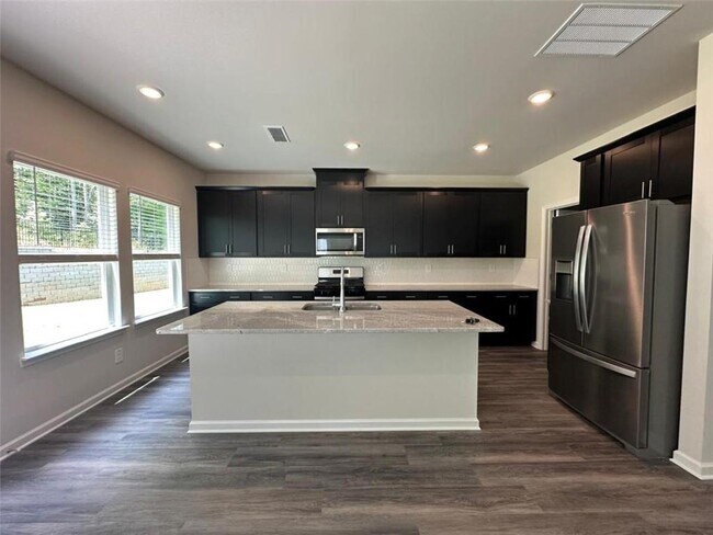 Building Photo - 118 Sequoia Ln