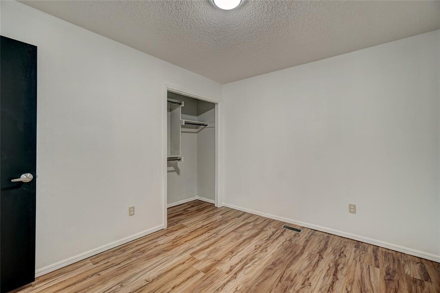 Building Photo - 1124 Merrymen Grn