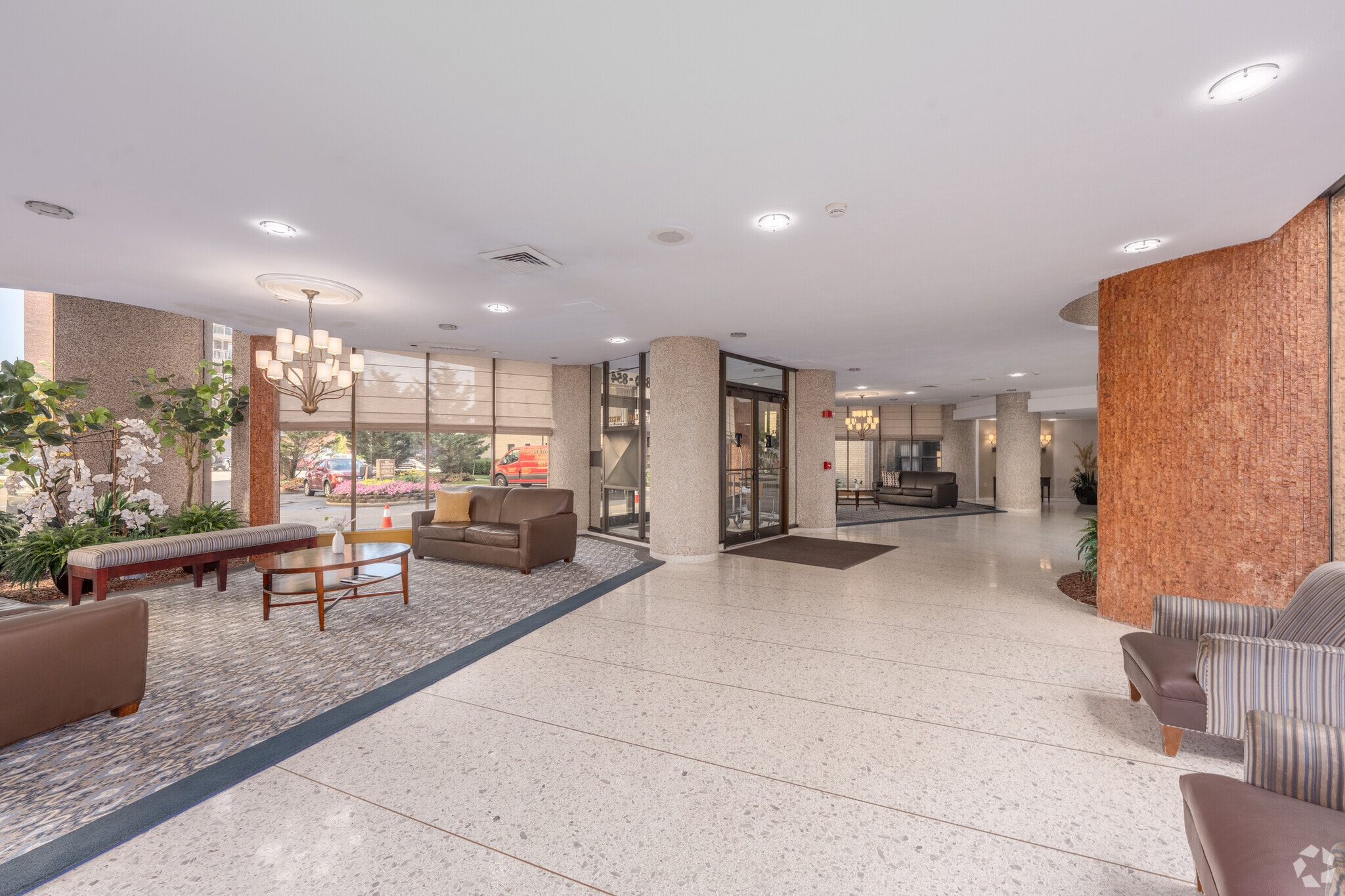 Lobby Photo - Executive Towers At Lido