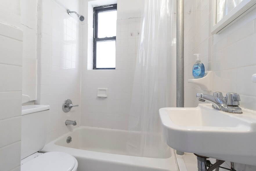 Building Photo - 315-317 East 95th Street-SI ID1032046P