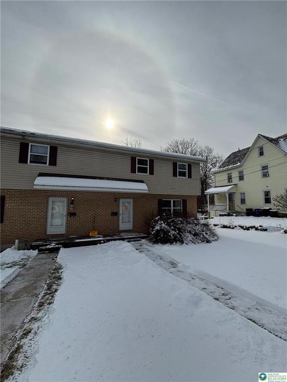 Building Photo - 818 William St