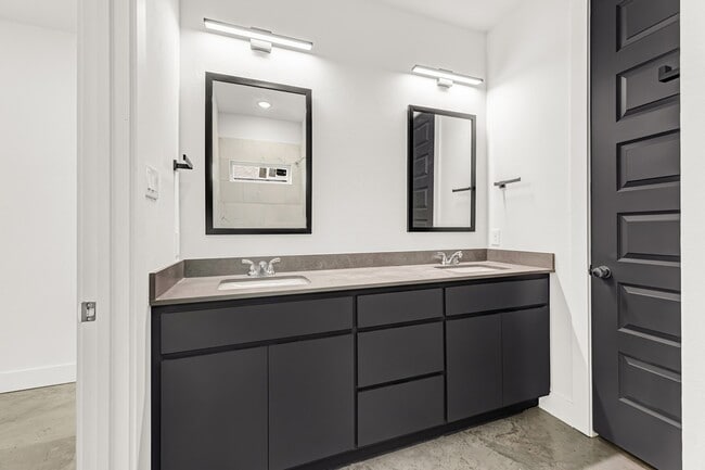 Building Photo - 4134 Jeanne Dr