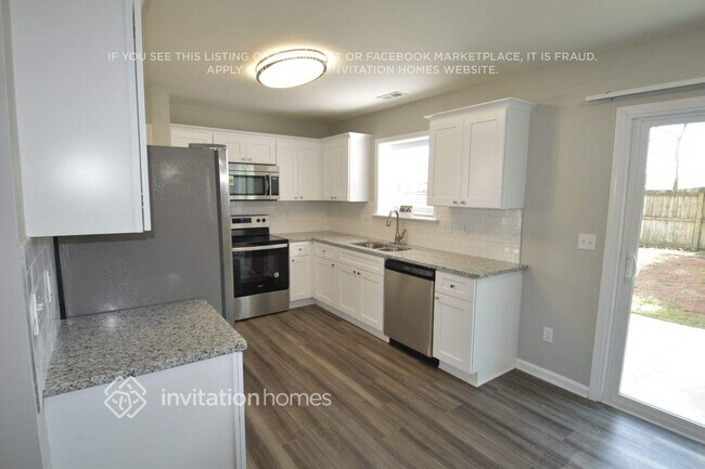 Building Photo - 8000 Chatahoochie Ln