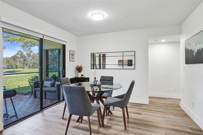 Building Photo - 8137 NW 17th Manor