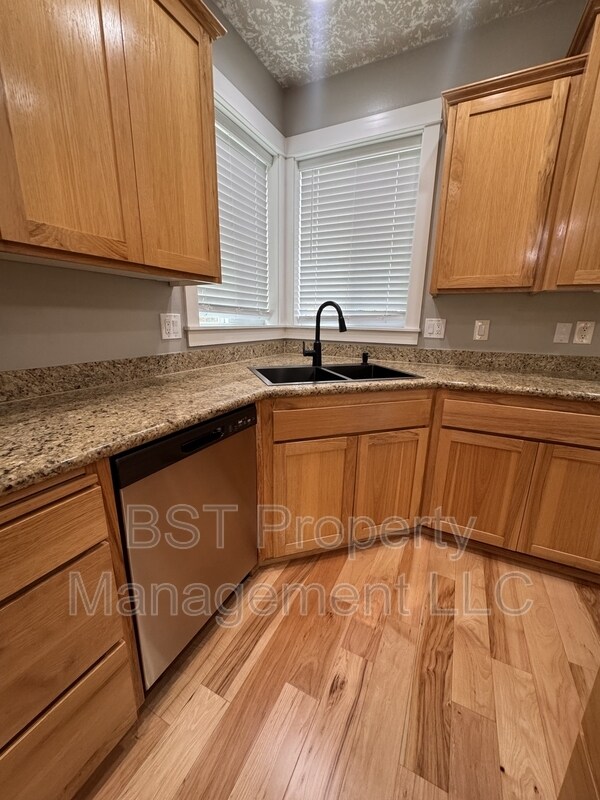 Building Photo - 1604 Webb Lake Dr