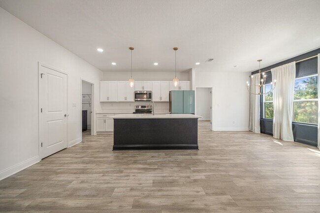 Building Photo - 4902 Kensington Ln