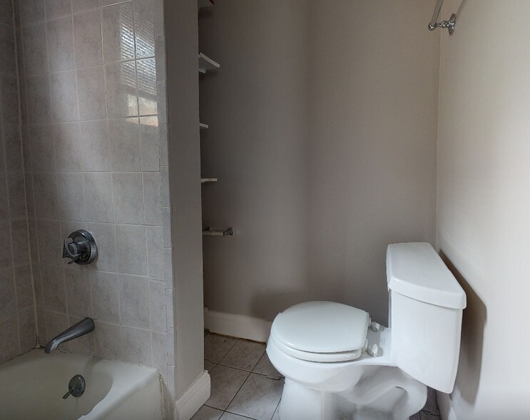 Building Photo - 428 Franklin St