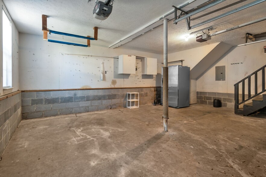 Building Photo - 1409 Aaronwood Dr