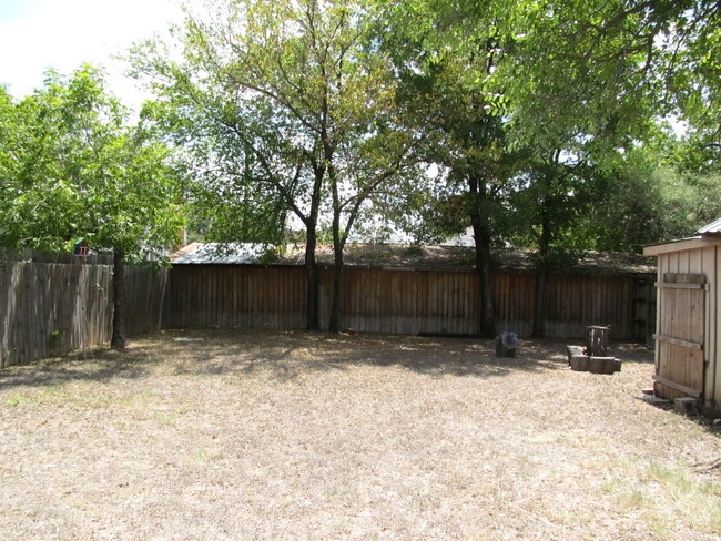 Building Photo - 3 BEDROOM, NEAR UMHB