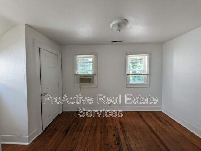 Building Photo - 1412 Melrose Pkwy