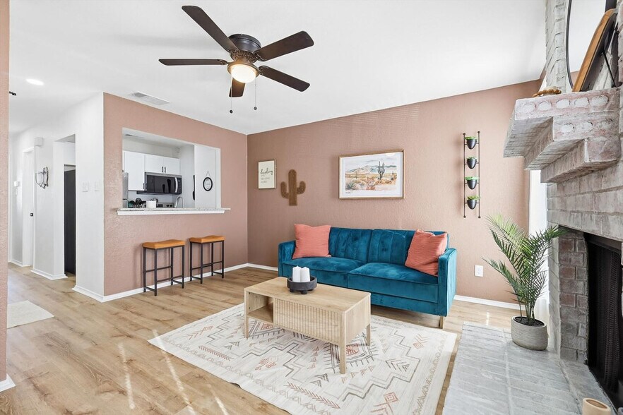 Building Photo - 2160 E Arkansas Ln