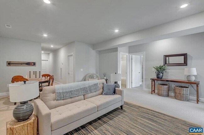 Building Photo - Upscale living in this beautiful model home in Old Trail - 4BR, 3.5 Ba
