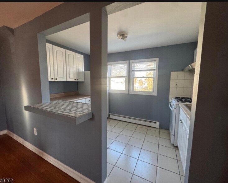 Building Photo - 2505 Girard Pl