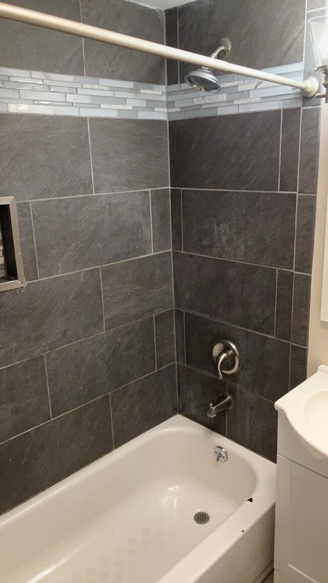 Building Photo - 6045 Ansbury Dr