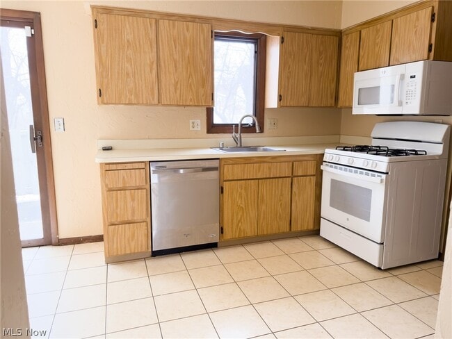 Building Photo - 1363 Belvoir Mews