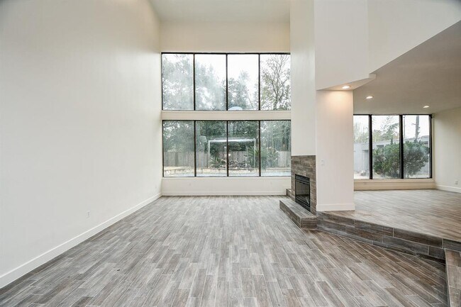 Building Photo - 8115 Fondren Lake Dr