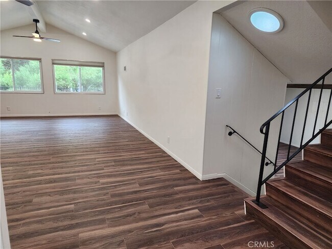 Building Photo - 2523 Deerpark Dr