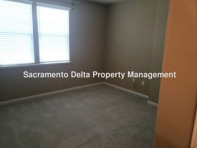 Building Photo - Adorable 2 bedroom 2 bath condo