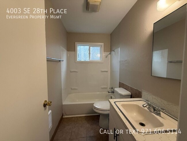 Building Photo - 4003 SE 28th Pl