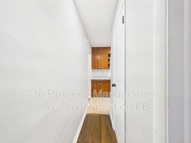 Building Photo - 7560 Prospect Ave