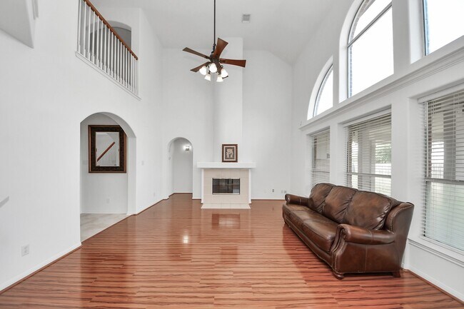 Building Photo - 4230 Waterwood Dr