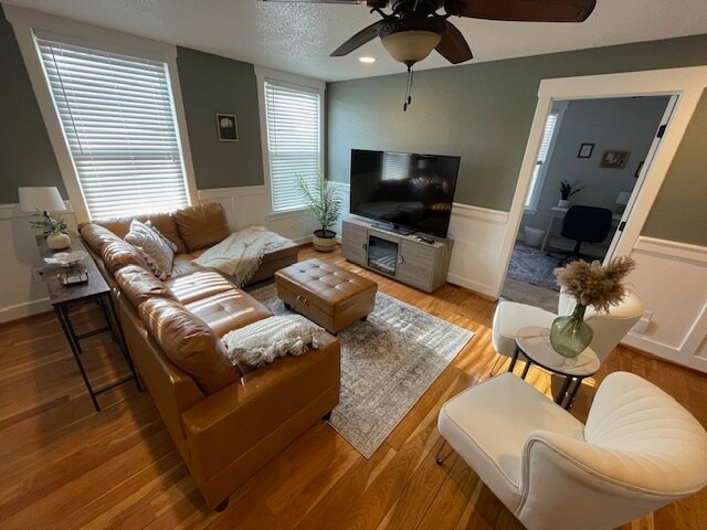 living room w/ 65" tv - 1808 Vestal Rd