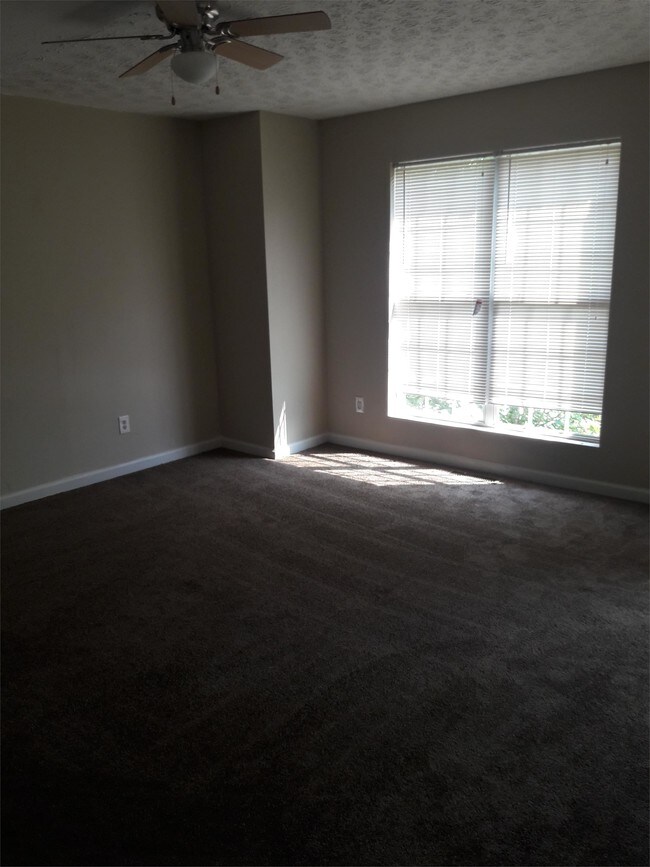 Building Photo - 3169 Kingswood Glen