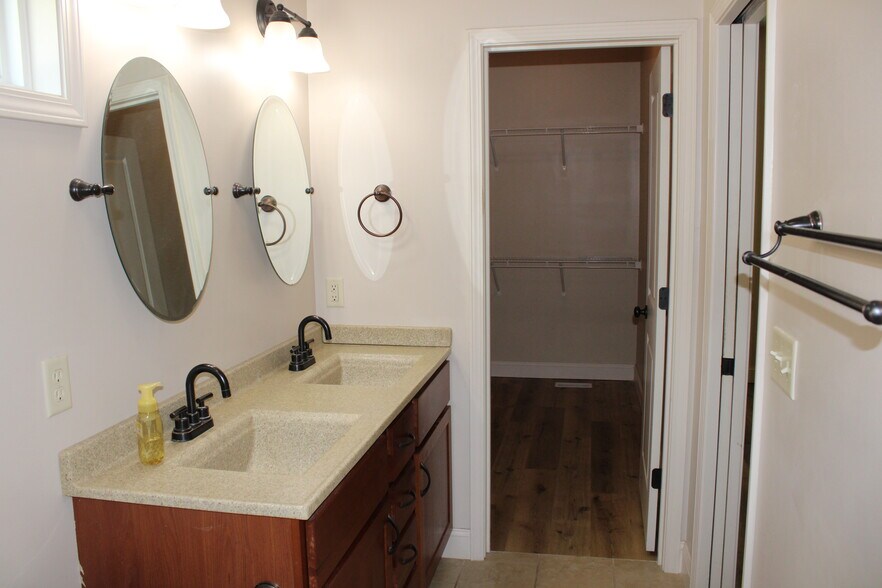 Master Bath and Closet - 11745 Juniper Ct