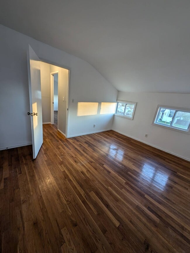 Building Photo - 132 Avondale Dr