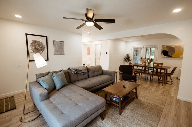 Building Photo - 1824 N 12th St