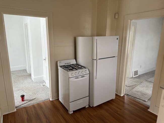 Kitchen - 18939 Meier St