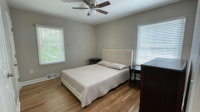 Building Photo - 1439 Clairmont Rd