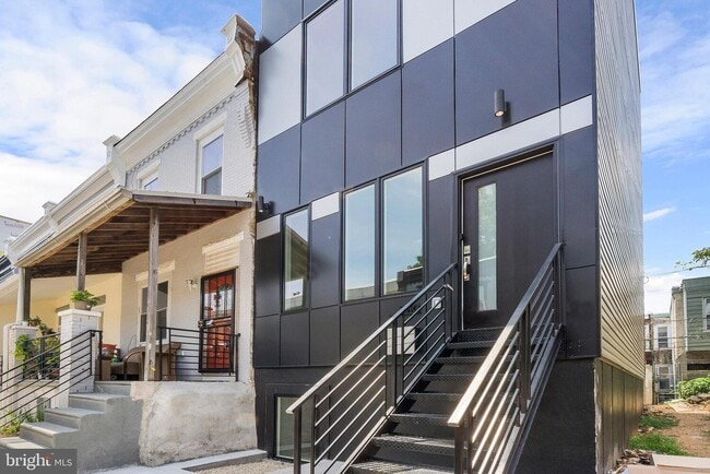 Building Photo - 1510 N Myrtlewood St