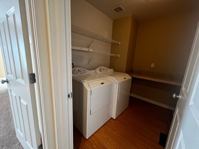 Building Photo - DuPont, 2 bedroom, 2 bath condo with A/C