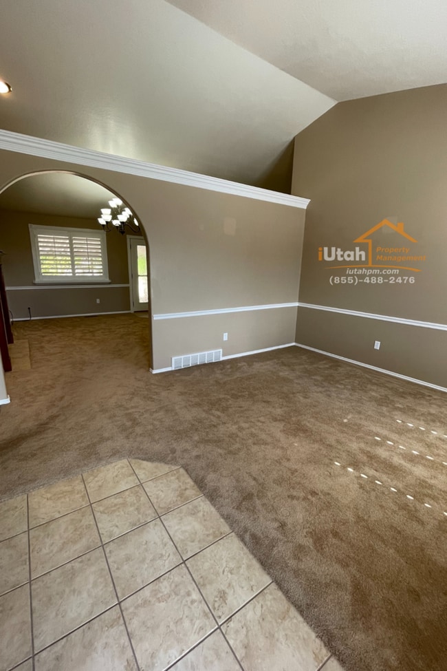 Building Photo - East Layton 6 Bdrm 3 Bth 2 car garage home.
