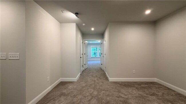 Building Photo - 3235 Cherry Dr