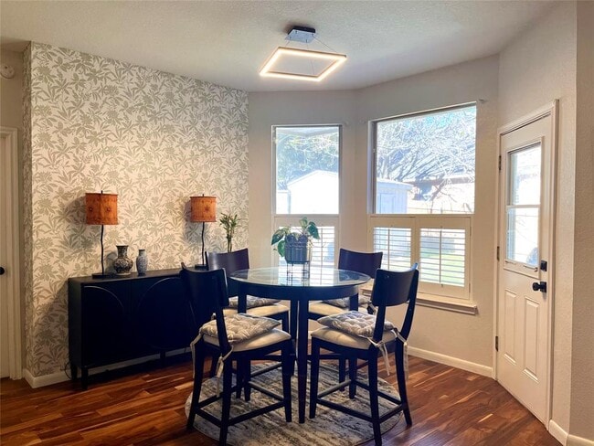 Building Photo - 2600 Mallard Green Cove