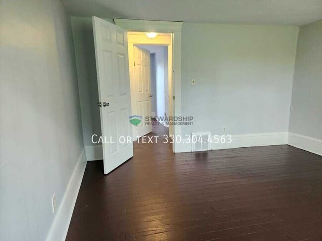 Building Photo - 68 27th St NW