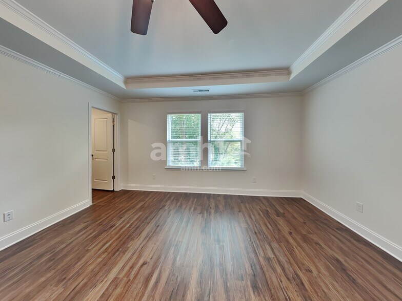 Building Photo - 5964 Hagar Vly Dr