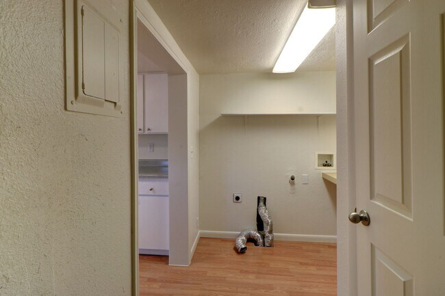 Building Photo - 311 Springville Duplex
