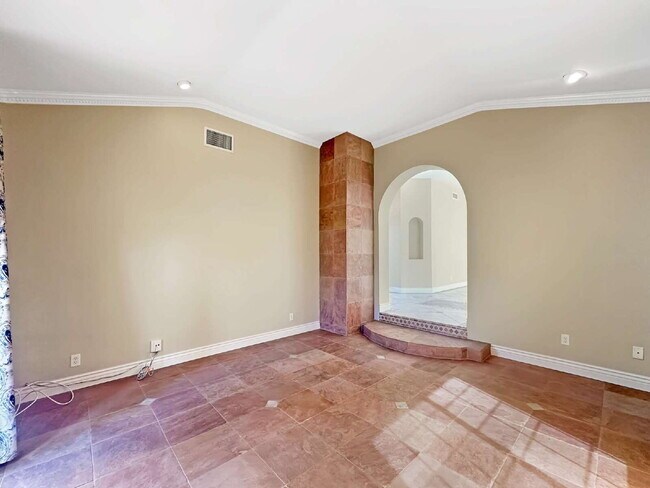 Building Photo - Welcome to this Charming Single-Story Home...